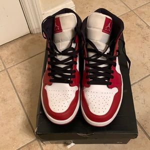 Air Jordan 1 Mid